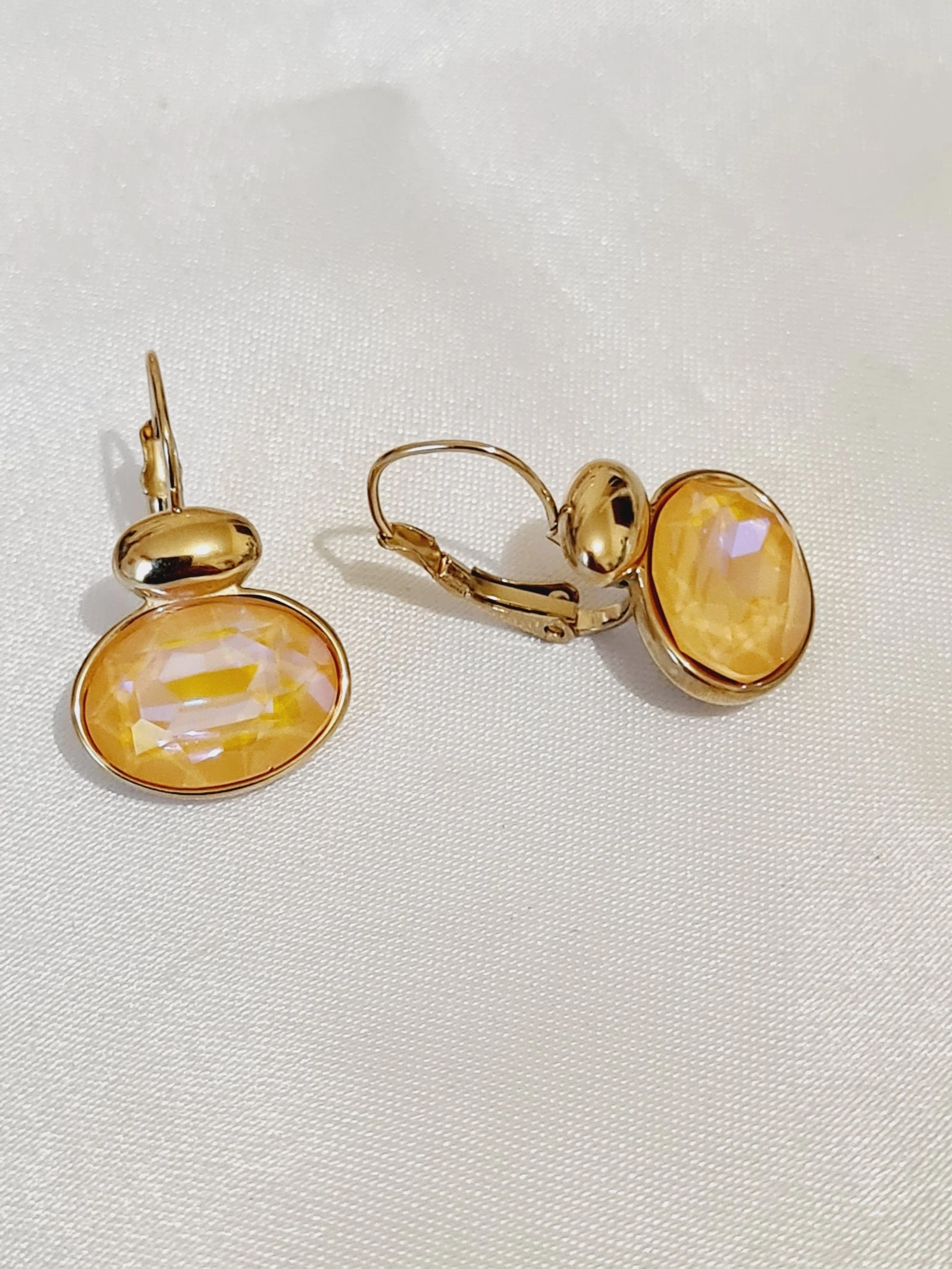 Boucles d'oreilles dorées cristaux abricots  – photo 2